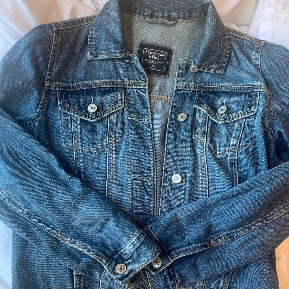 adorable jean jacket!